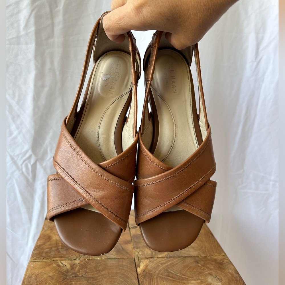 Cole Haan Women’s Tan Leather Modern Classics Flat Sandals size 6